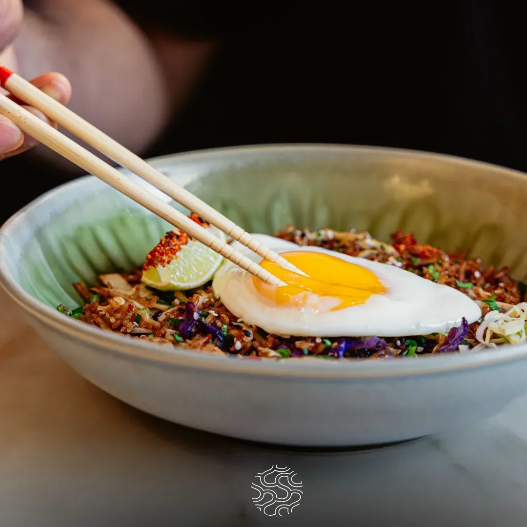 Prato Nasi Goreng da ementa asiática em Almada Sushe Asianfood